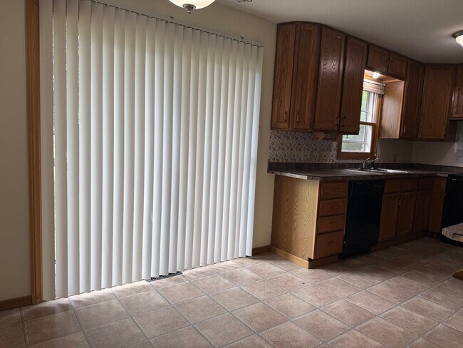 Building Photo - Available July 15th - West Fargo