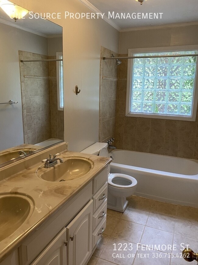 Building Photo - 1223 Fenimore St