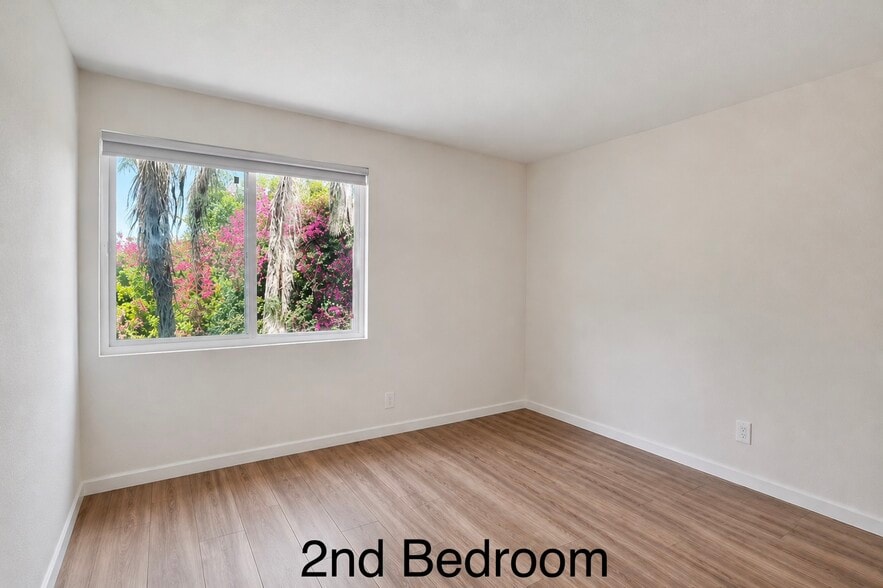 View 2nd Bedroom - 868 E Alvarado St