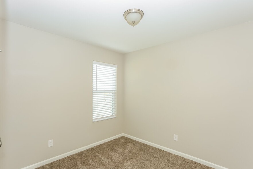 Building Photo - 128 Ashmore Dr