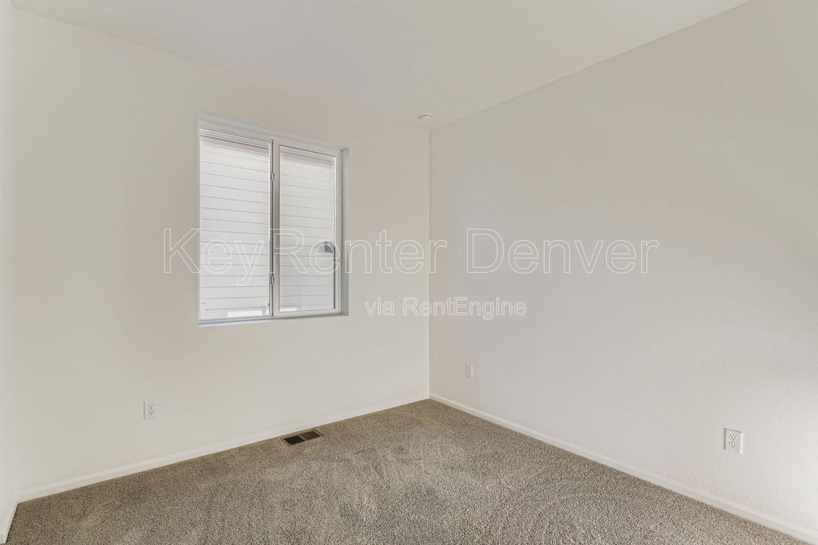 Building Photo - 6601 N Netherland St