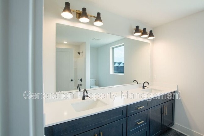 Building Photo - 1825 S Watkins St