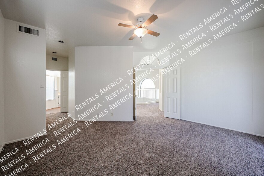 Building Photo - 8849 S 51st St