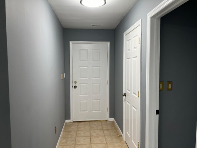 Building Photo - 107 Gate House Ln