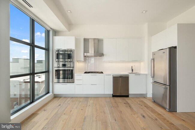 Primary Photo - 240 N 2nd St