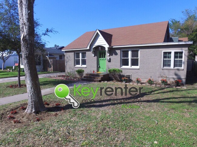 Building Photo - 2Bed/1Bath w/office in Central Mcallen ( Laurel and 10th )