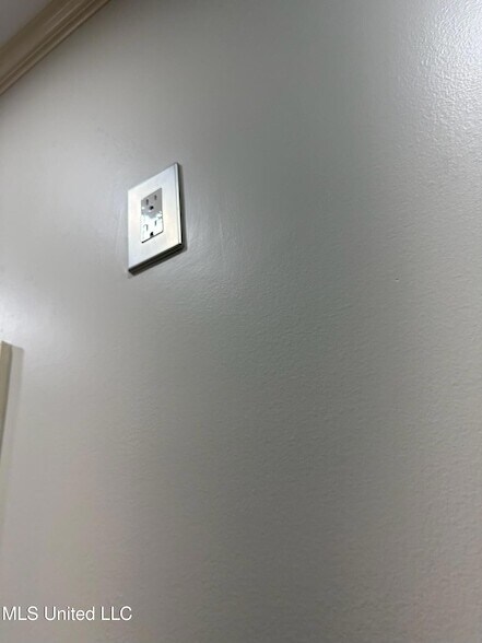 Building Photo - 3564 Cowan Pl