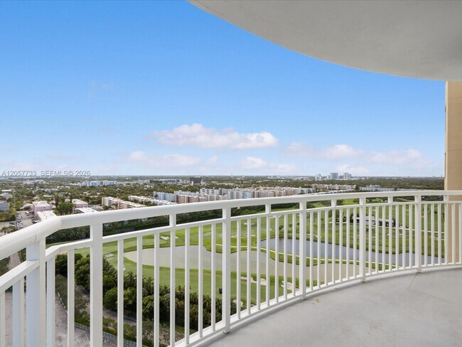 Building Photo - 1745 E Hallandale Beach Blvd