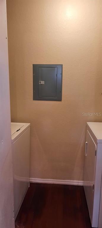 Building Photo - 4200 Thornbriar Ln