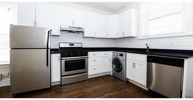 Building Photo - 918 Green Bay Rd