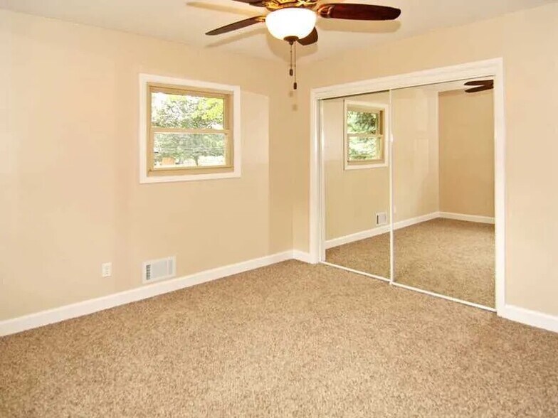 Building Photo - 10118 Holaday Dr