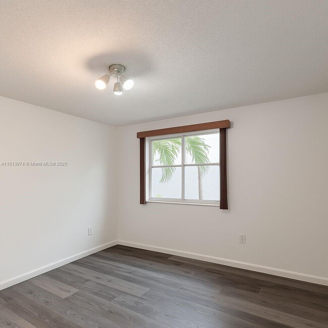 Building Photo - 9762 NW 47th Terrace