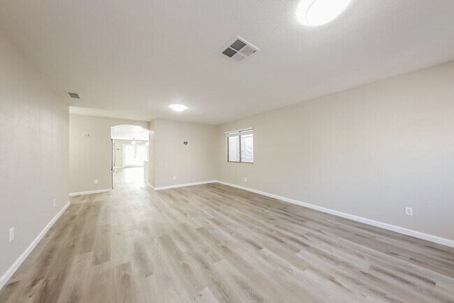 Building Photo - 3841 W Villa Linda Dr