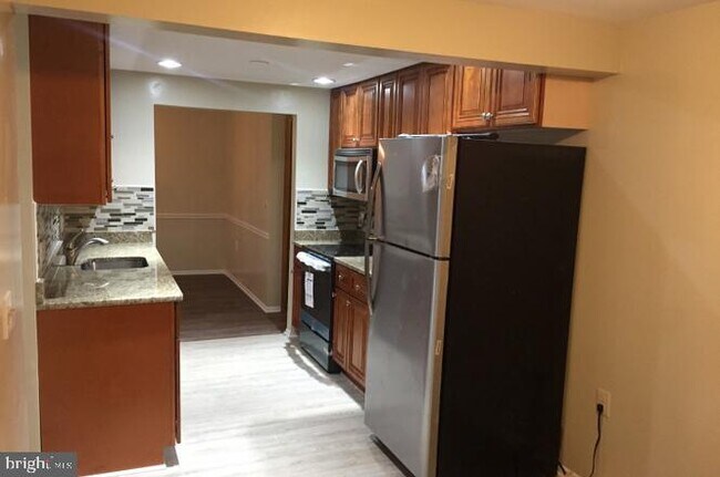 Building Photo - 18050 Chalet Dr