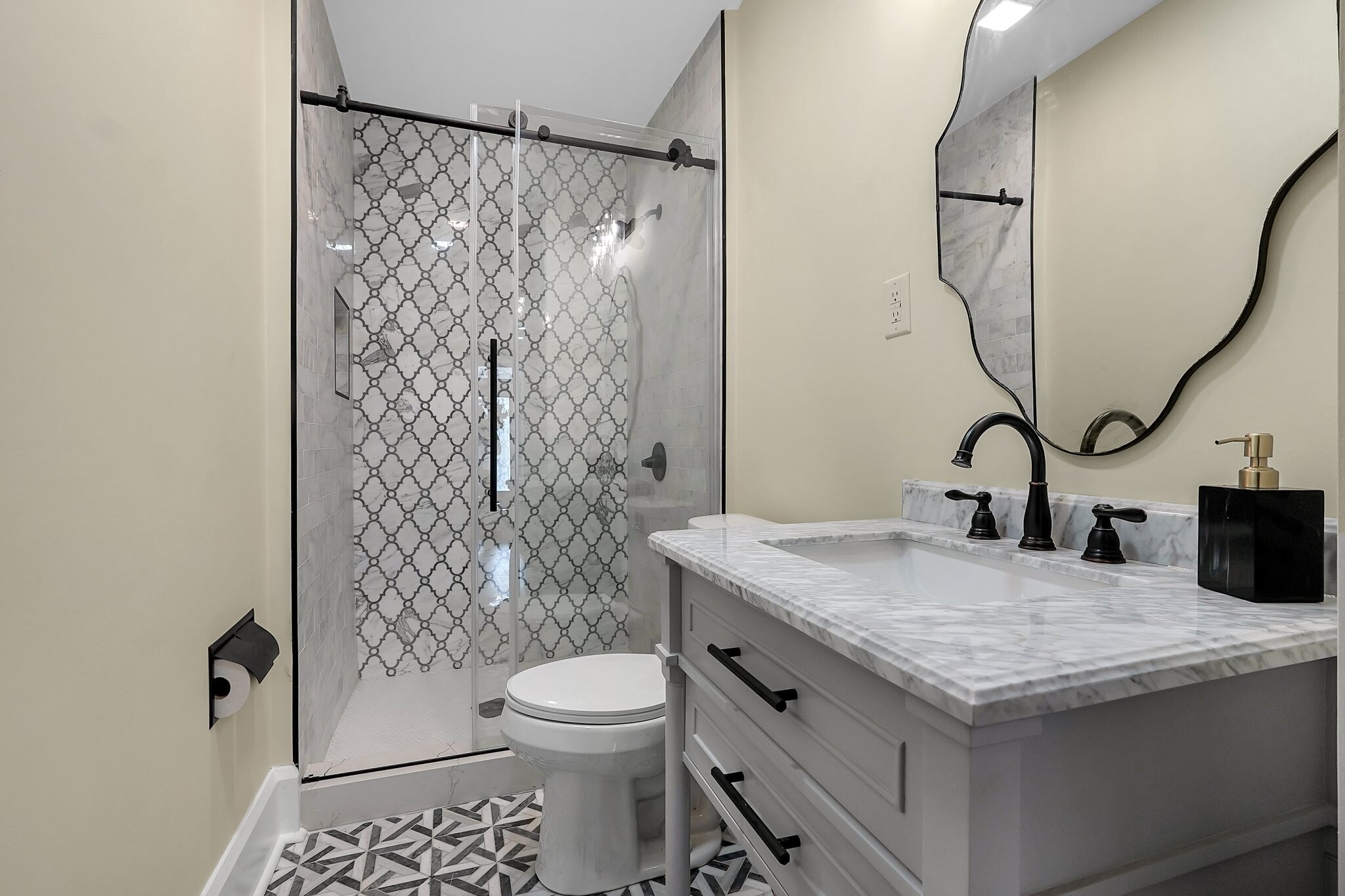 Full bath with marble tile - 1756 Oak St