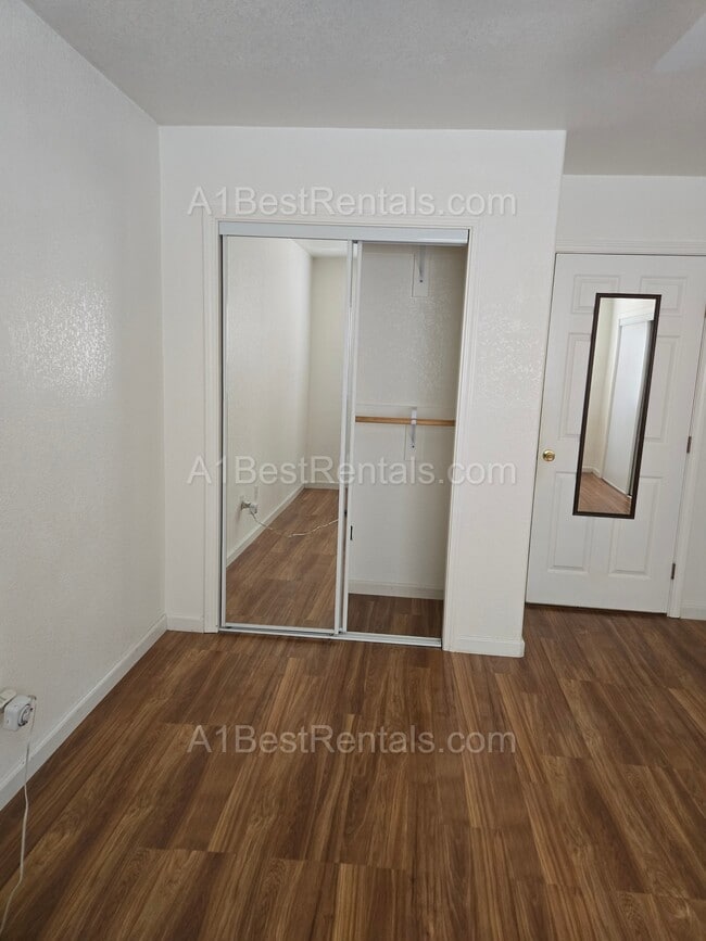 Building Photo - 3832 Sierra St