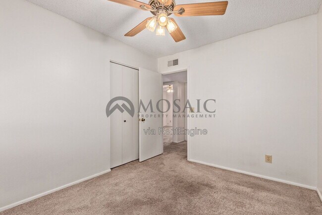 Building Photo - 3841 W Bluefield Ave