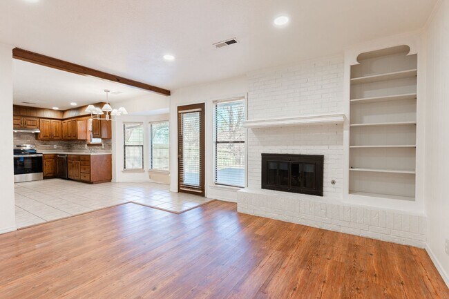 Building Photo - Beautifully updated 3-bedroom, 2-bathroom home