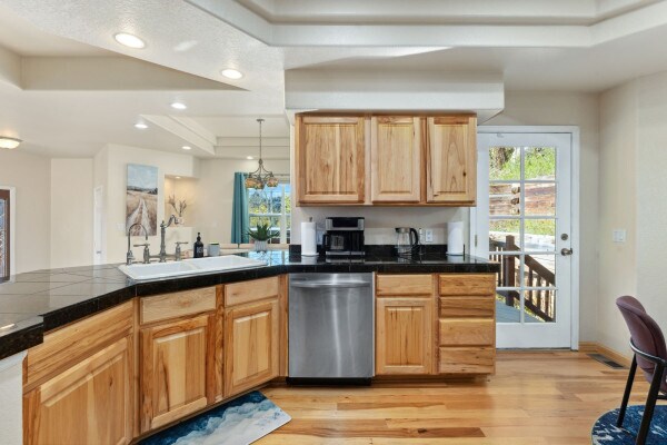 Building Photo - 11770 Leavenworth Dr