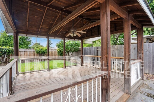 Building Photo - 8665 Everglade Dr