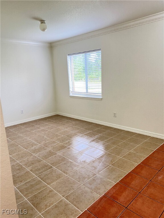 Building Photo - 2417 Quentin Ave S