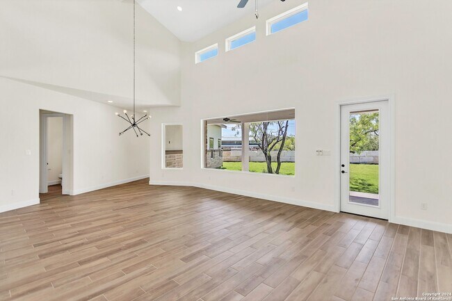 Building Photo - 305 Fire Dance