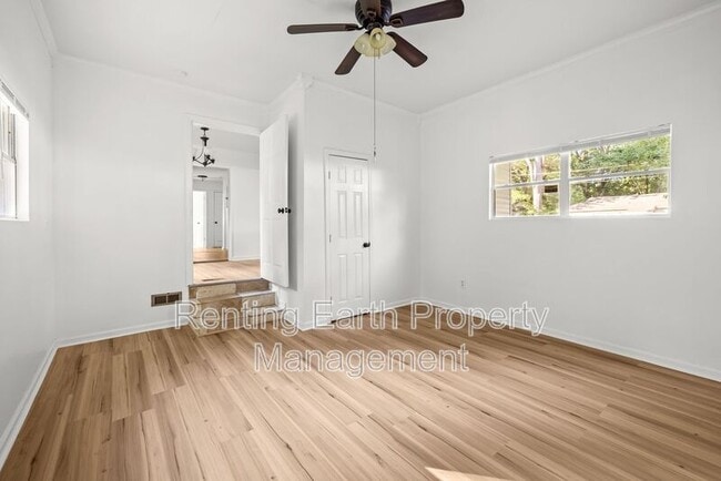 Building Photo - 604 Annie Laura Dr