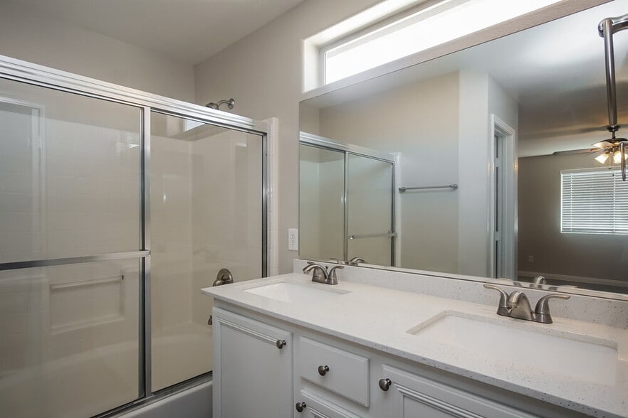 Building Photo - 1136 Lilac Charm Ave