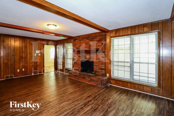 Building Photo - 2082 Leichester Ln