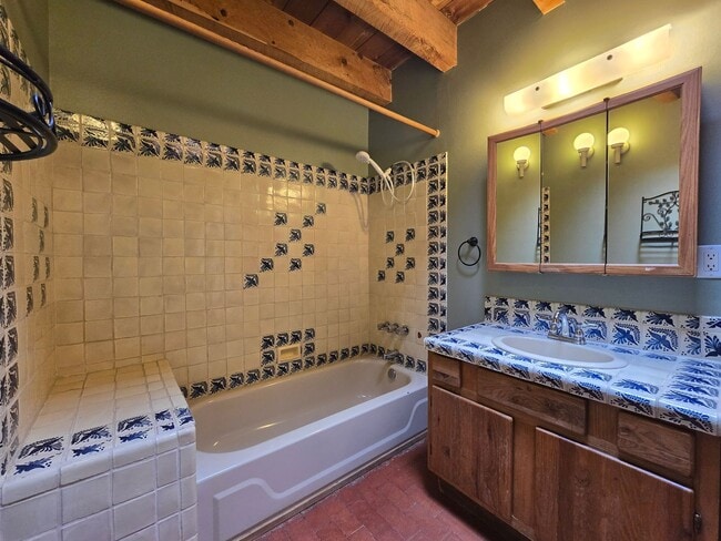 Building Photo - 22 Encantado Cir