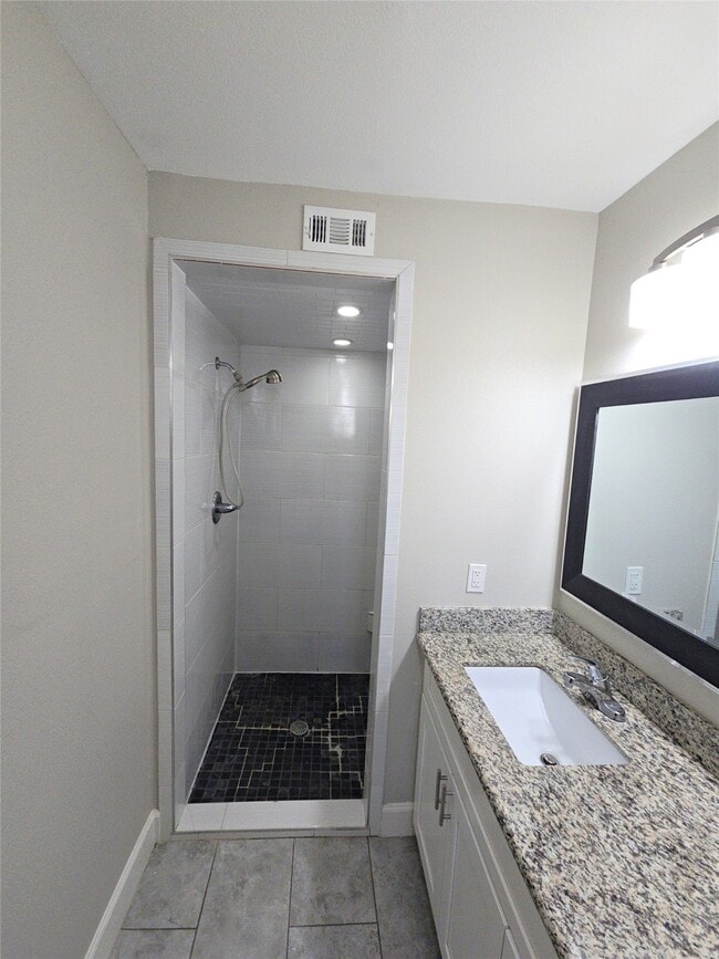 Building Photo - 210 Olive Ave