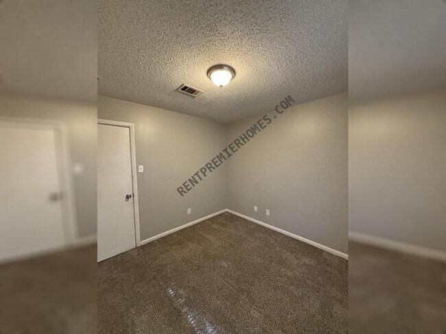 Building Photo - 149 Wildflower Dr