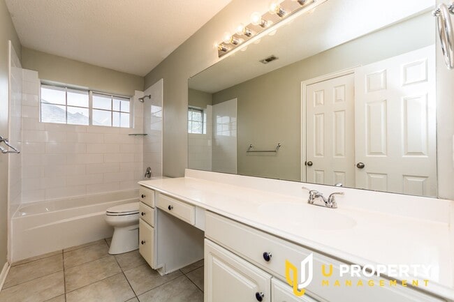 Building Photo - Great location, nice community! Make it yo...