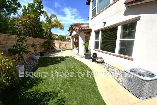 Building Photo - 505 Elm Cottage Ct