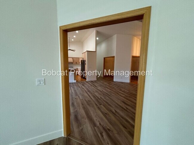Building Photo - 1300 Bridle Way