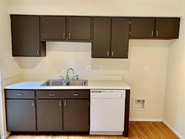 Building Photo - 22 N Wavy Oak Cir