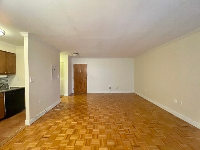 Building Photo - 1111 River Rd