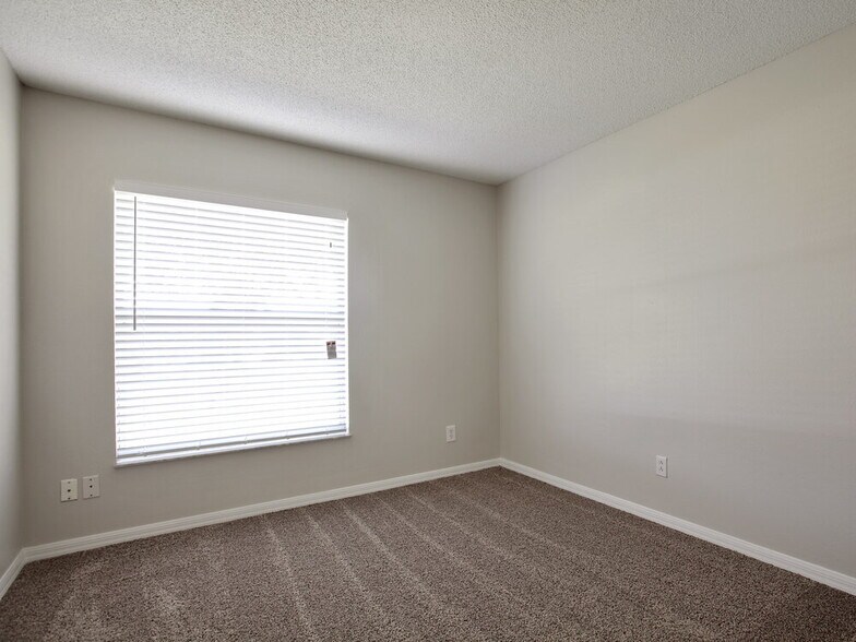 Building Photo - 11838 Foxglove Dr