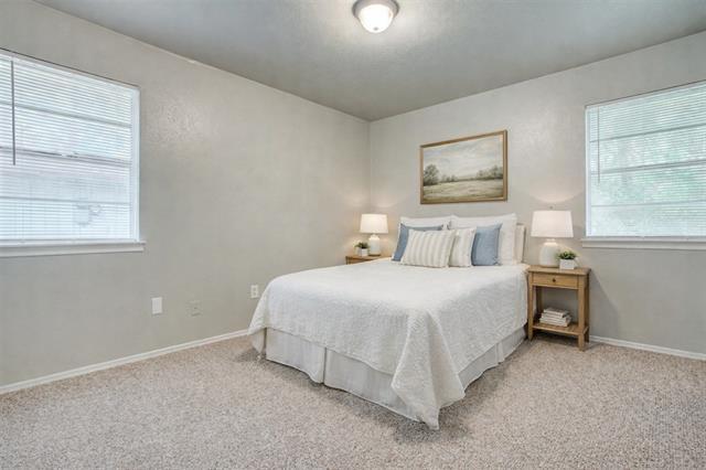 Building Photo - 919 Southloop Dr