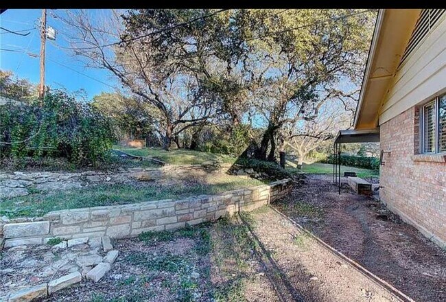 Building Photo - 7008 Grove Crest Dr