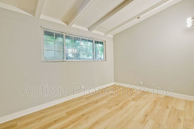 Building Photo - 18850 Newsom Ave