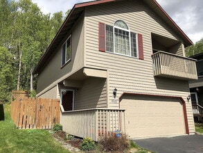 Building Photo - 3-Bed, 2-Bath Retreat in Scenic Eagle River, AK!"