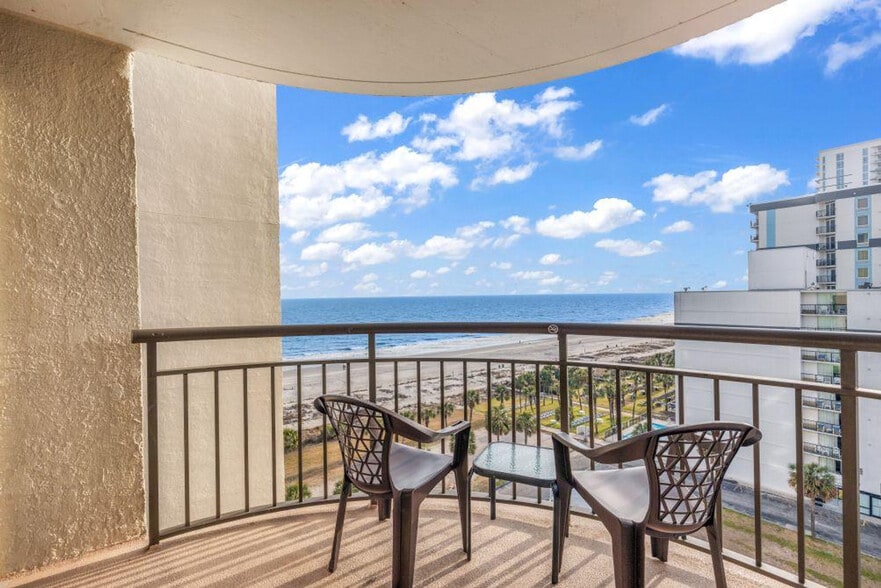 Building Photo - 2310 N Ocean Blvd