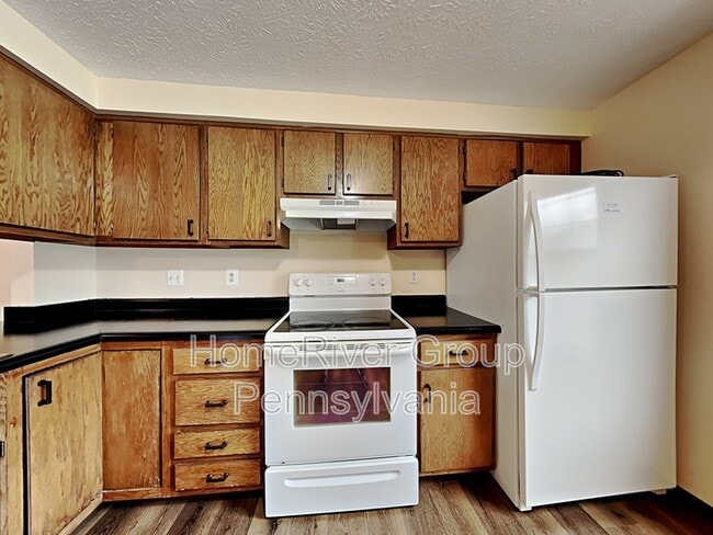 Building Photo - 331 Carters Grove Dr