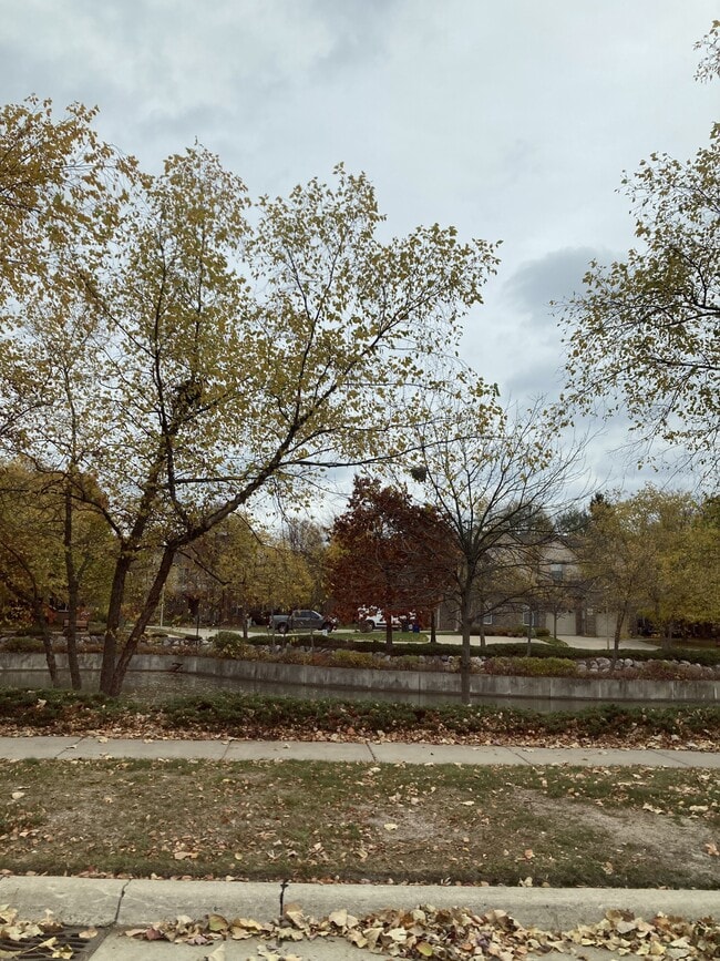 Building Photo - 41645 Copper Creek Dr