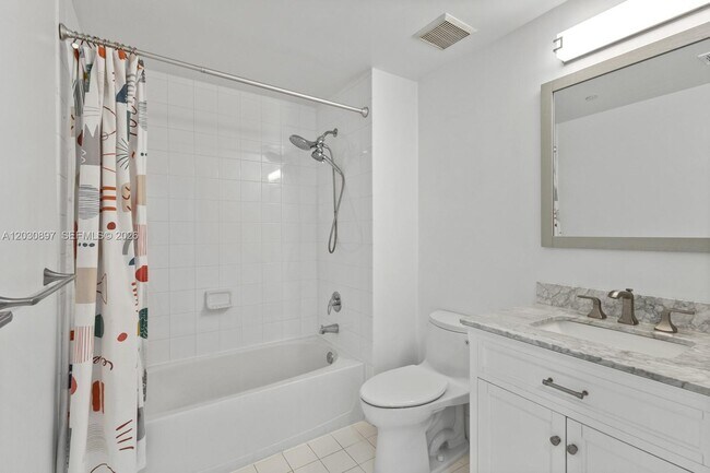 Building Photo - 2475 Brickell Ave