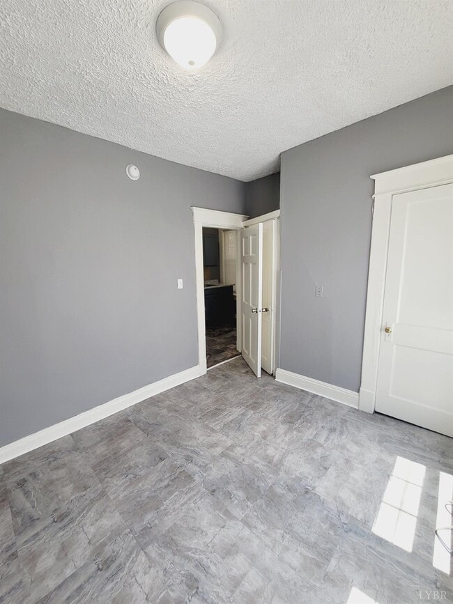Building Photo - 11 W Princeton Cir Cir