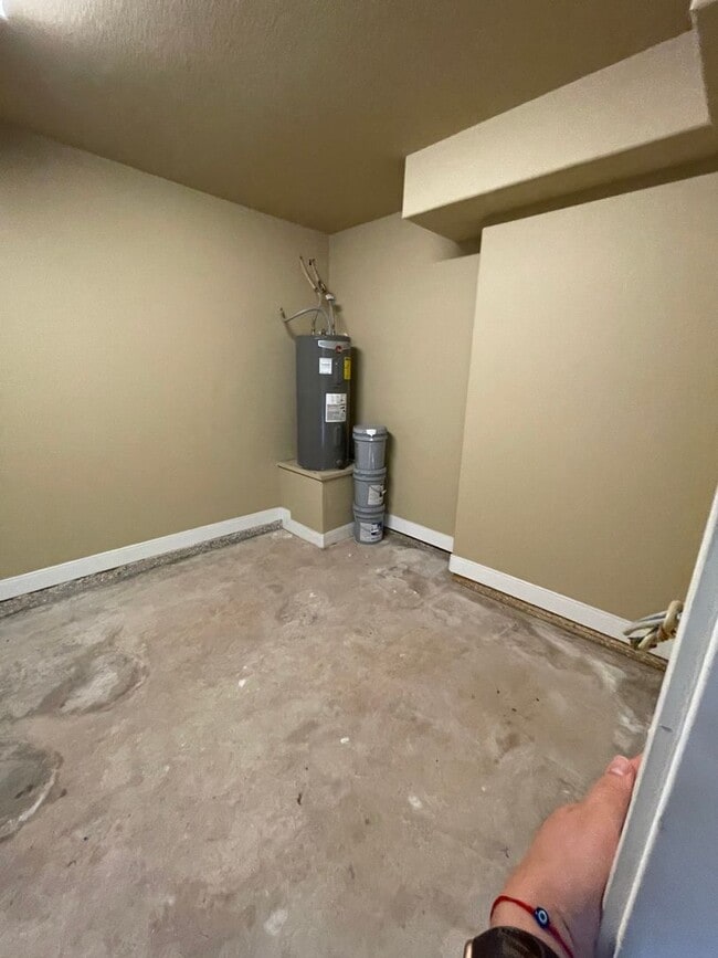 Building Photo - 105 Homonu Ct