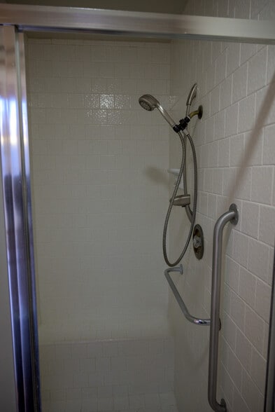 Building Photo - 1822 Cougar Ln