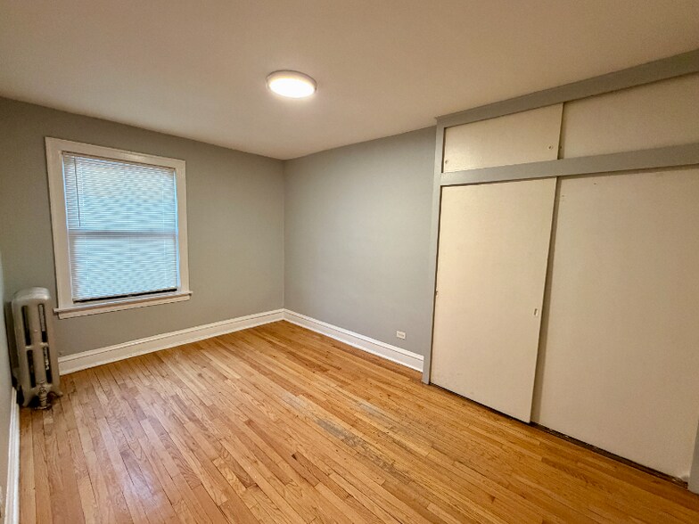 Building Photo - 6501 S Maplewood Ave